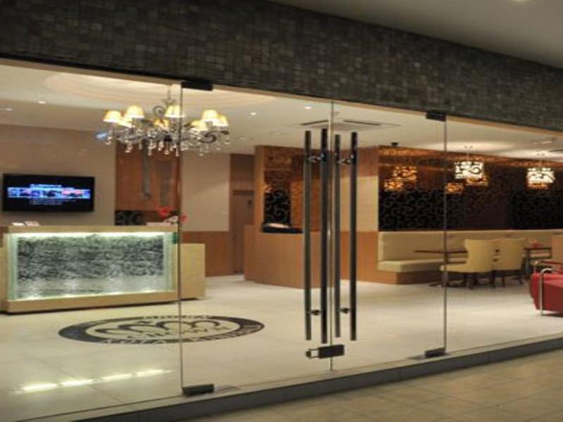 The Crown Borneo Hotel Kota Kinabalu Eksteriør billede