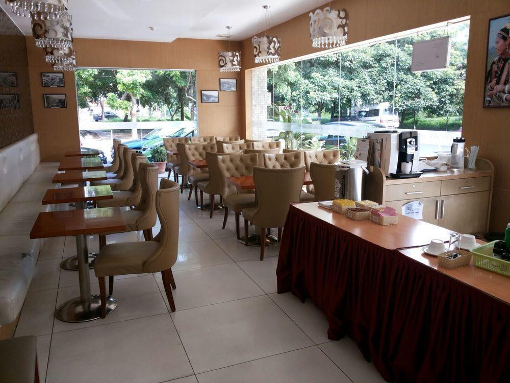 The Crown Borneo Hotel Kota Kinabalu Eksteriør billede