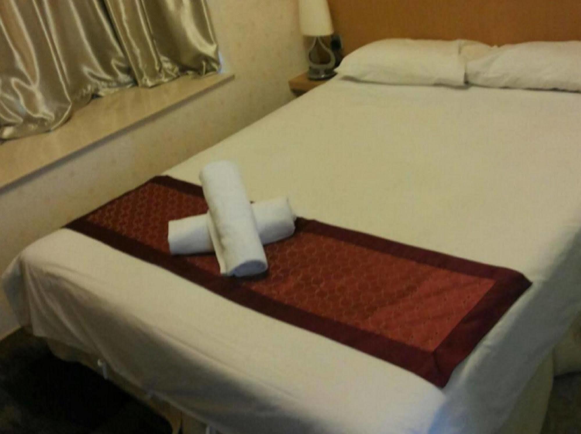 The Crown Borneo Hotel Kota Kinabalu Eksteriør billede